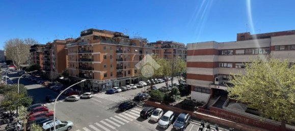 2 rooms Apartment in Rome, Italy No. 24300 16