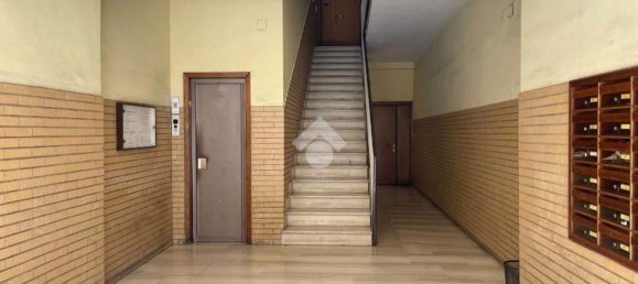 2 rooms Apartment in Rome, Italy No. 24300 3