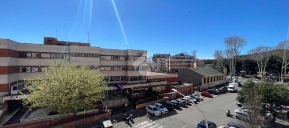 2 rooms Apartment in Rome, Italy No. 24300 10