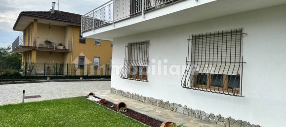 4 bedrooms House in Clavesana, Italy No. 91067 4