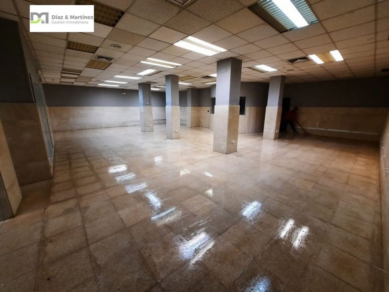 Gewerbliche Immobilie in Leon, Spain 320m², Nr. 90782