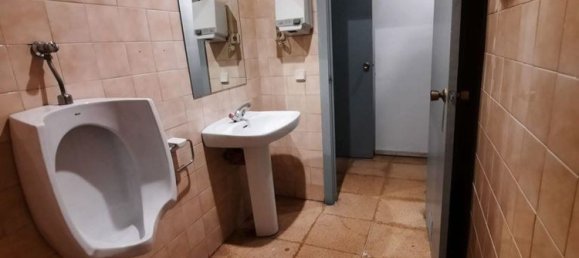 Gewerbliche Immobilie in Leon, Spain 320m², Nr. 90782 11
