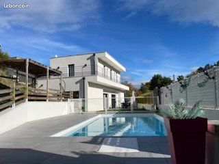 3 bedrooms House in Unieux, France No. 264068