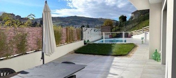 3 bedrooms House in Unieux, France No. 264068 2