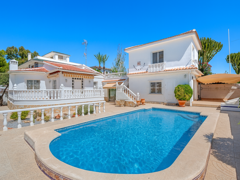 3 bedrooms Villa in Ciudad Quesada, Spain No. 223040