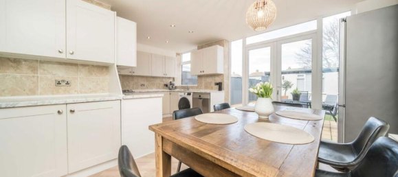 3 bedrooms House in Surbiton, United Kingdom No. 10222 4