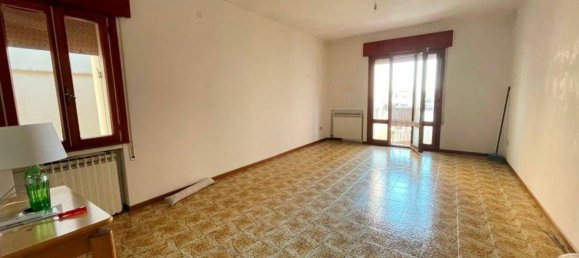 7 rooms Apartment in Chioggia, Italy No. 155053 3