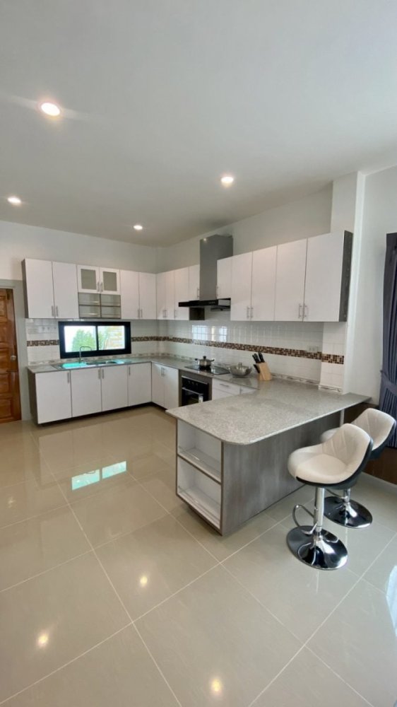 3 bedrooms Cafe / restaurant in Bang Lamung, Thailand No. 8969