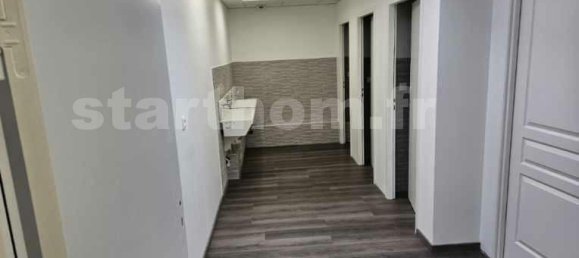 1150m² Commercial property in Vienne, France No. 201350 5