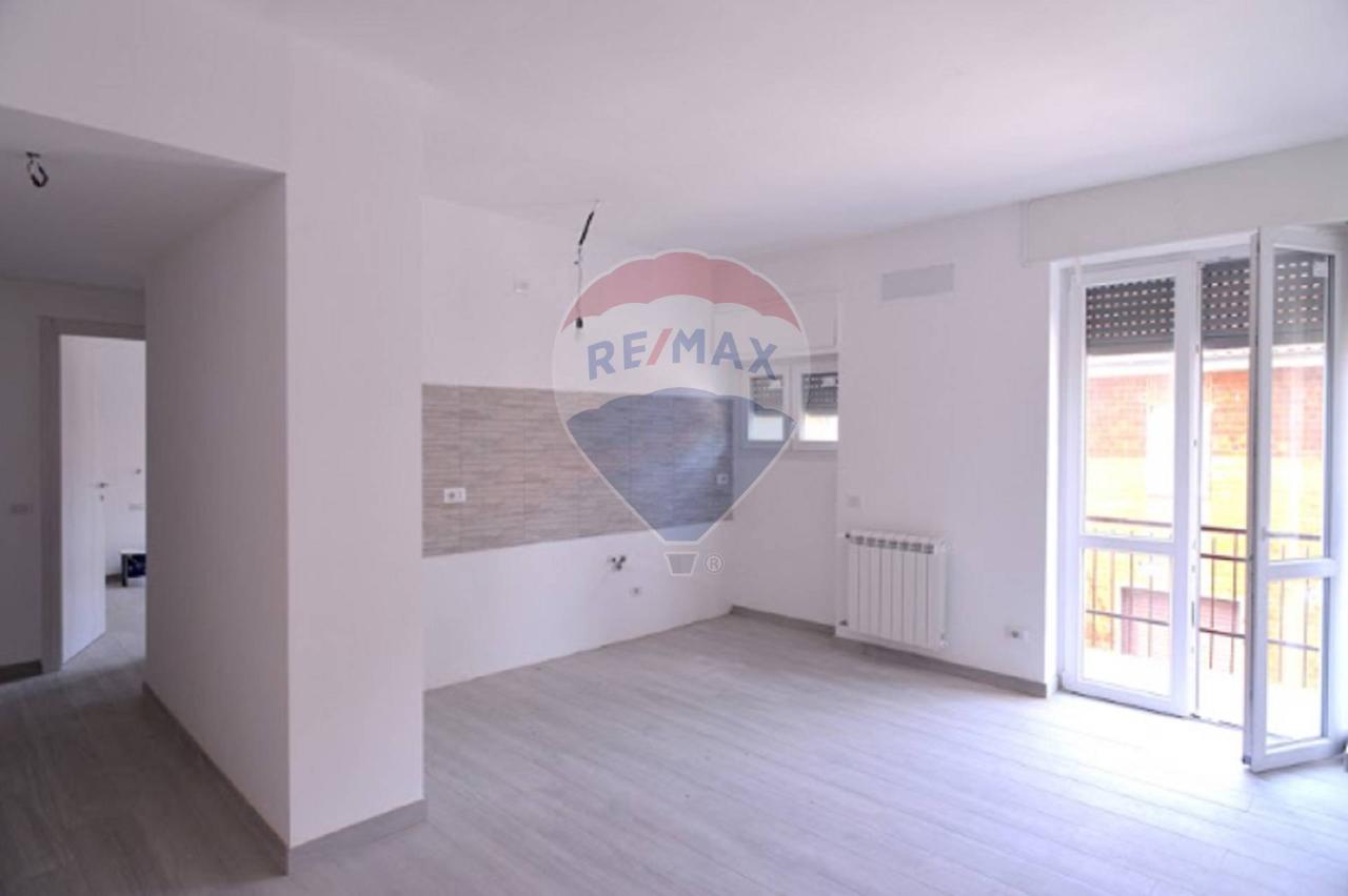 2غرفة شقة في Magenta, Italy رقم 236465