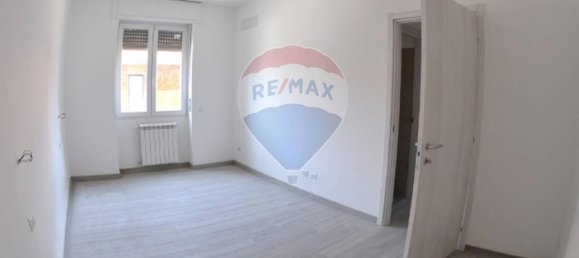 2-salle Appartement à Magenta, Italy No. 236465 11