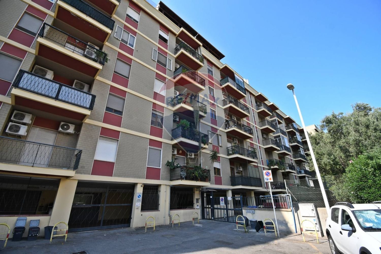 Apartamento de 2 dormitorios en Cagliari, Italy No. 362633