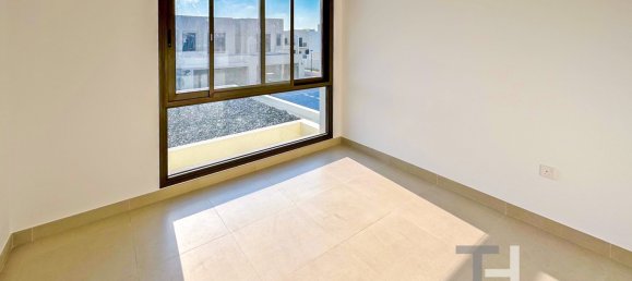 4 bedrooms Townhouse in Town Square, UAE No. 28591 14