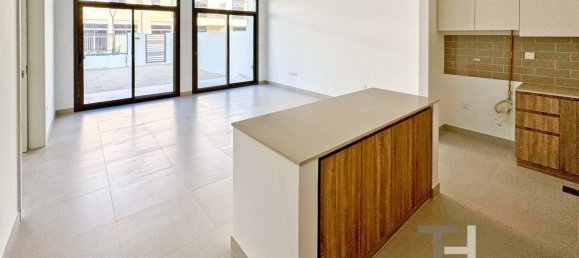 4 bedrooms Townhouse in Town Square, UAE No. 28591 4