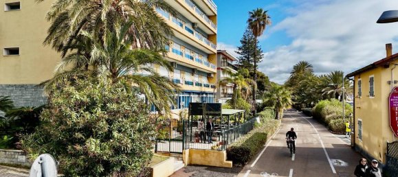 2 rooms Apartment in Sanremo, Italy No. 35108 4