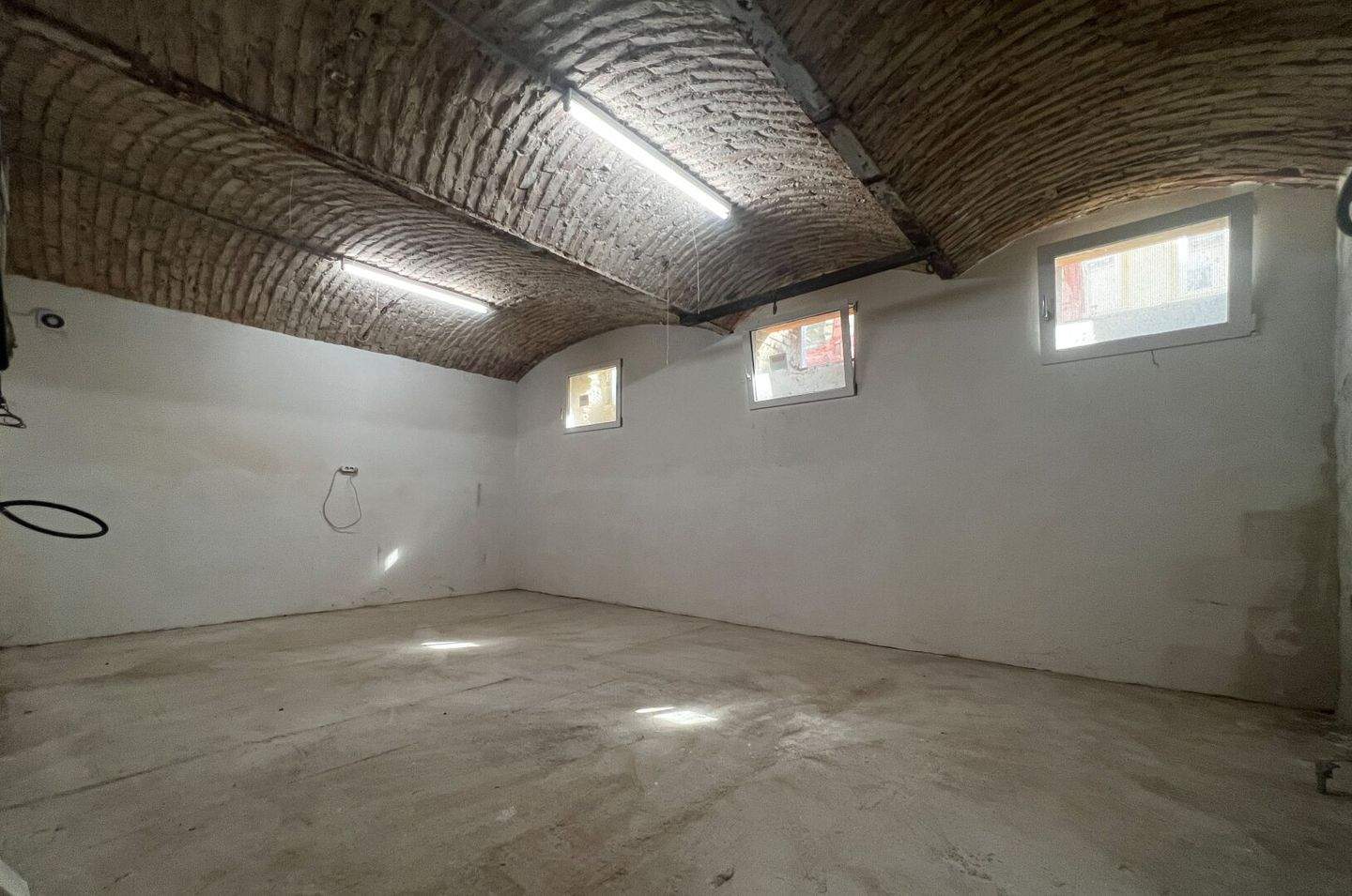 Entrepôt à Penzing, Austria 32m² No. 134692