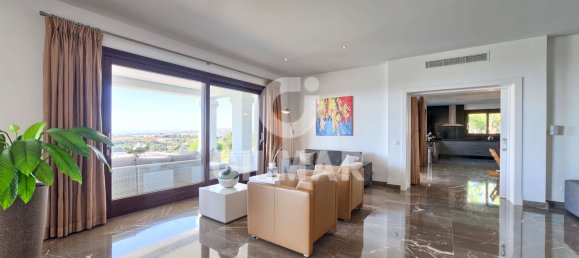 6 bedrooms Villa in Malaga, Spain No. 39364 4