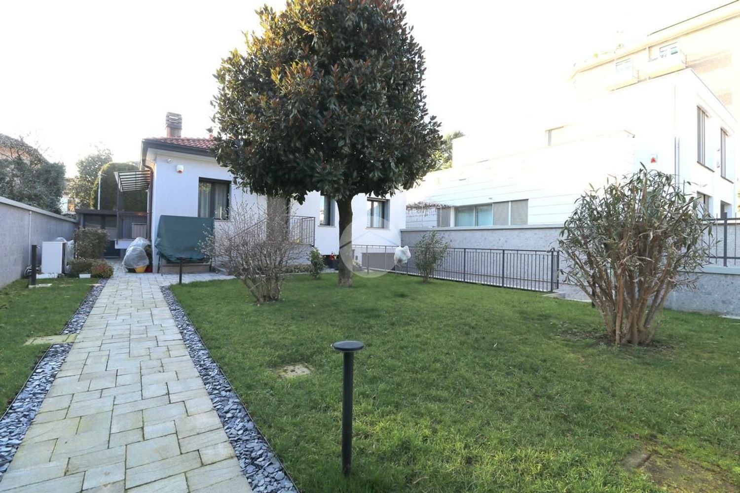 3غرفة فيلا في Rho, Italy رقم 336961