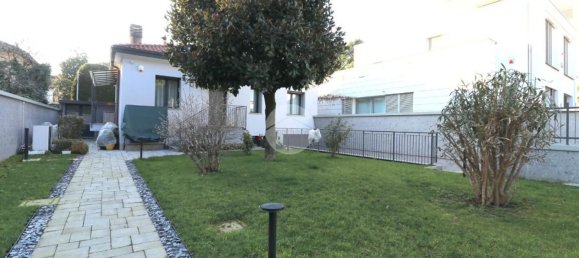 3غرفة فيلا في Rho, Italy رقم 336961 35