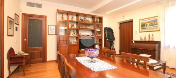 3غرفة فيلا في Rho, Italy رقم 336961 5