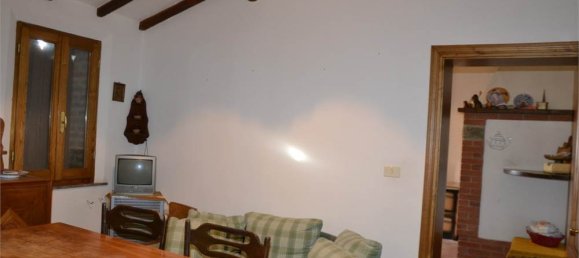 4 rooms House in Monticiano, Italy No. 111614 9