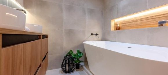 Apartamento de 3 dormitorios en Eixample, Spain No. 182329 25