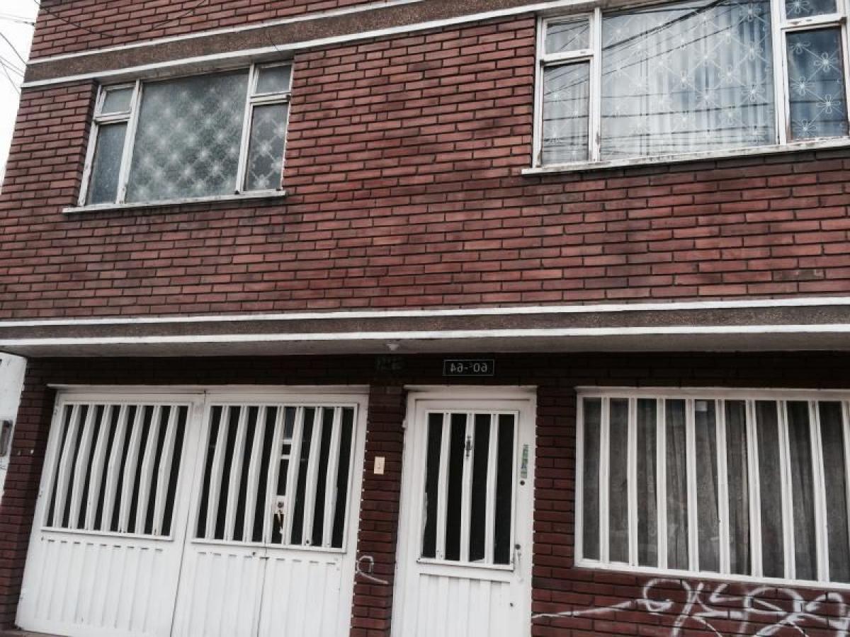 Casa de 3 dormitorios en Bogotá, Colombia No. 10012