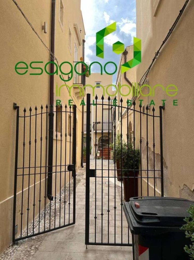 4 غرف نوم شقة في Syracuse, Italy رقم 353445