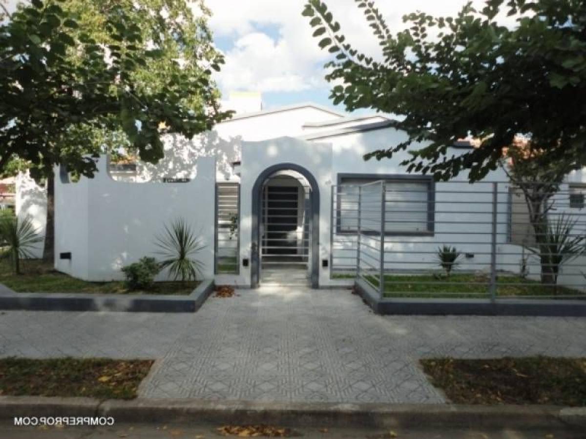 2 bedrooms House in Cordoba, Argentina No. 3499