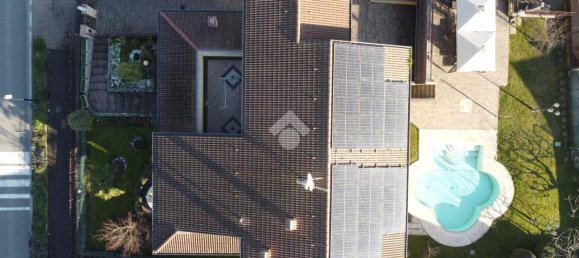 8 rooms Villa in Bellusco, Italy No. 24387 8