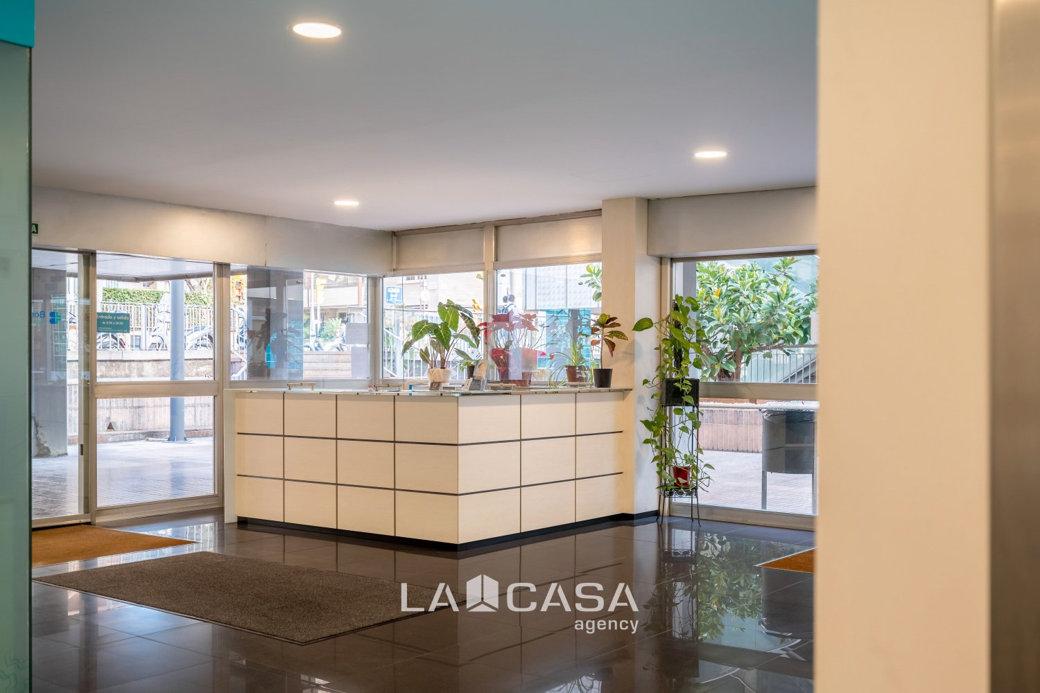 Gewerbliche Immobilie in Barcelona, Spain 62m², Nr. 171810