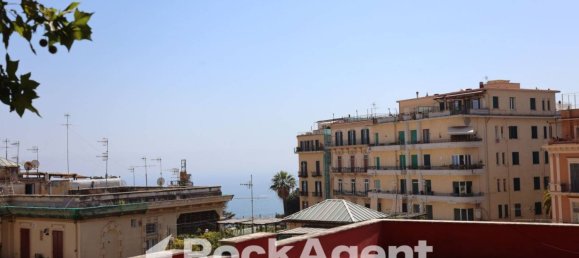 8 bedrooms Apartment in Naples, Italy No. 193445 2