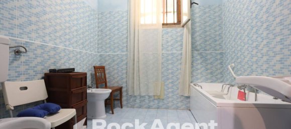 8 bedrooms Apartment in Naples, Italy No. 193445 19