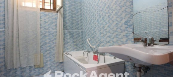 8 bedrooms Apartment in Naples, Italy No. 193445 18