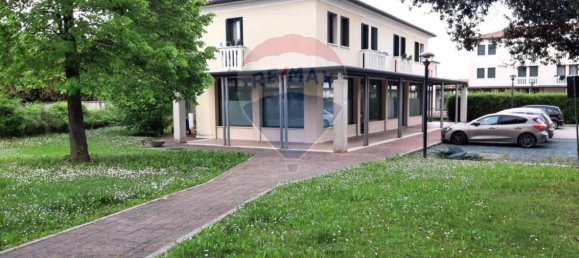 5 rooms Commercial property in Susegana, Italy No. 285120 3