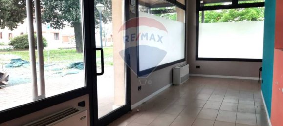 5 rooms Commercial property in Susegana, Italy No. 285120 2