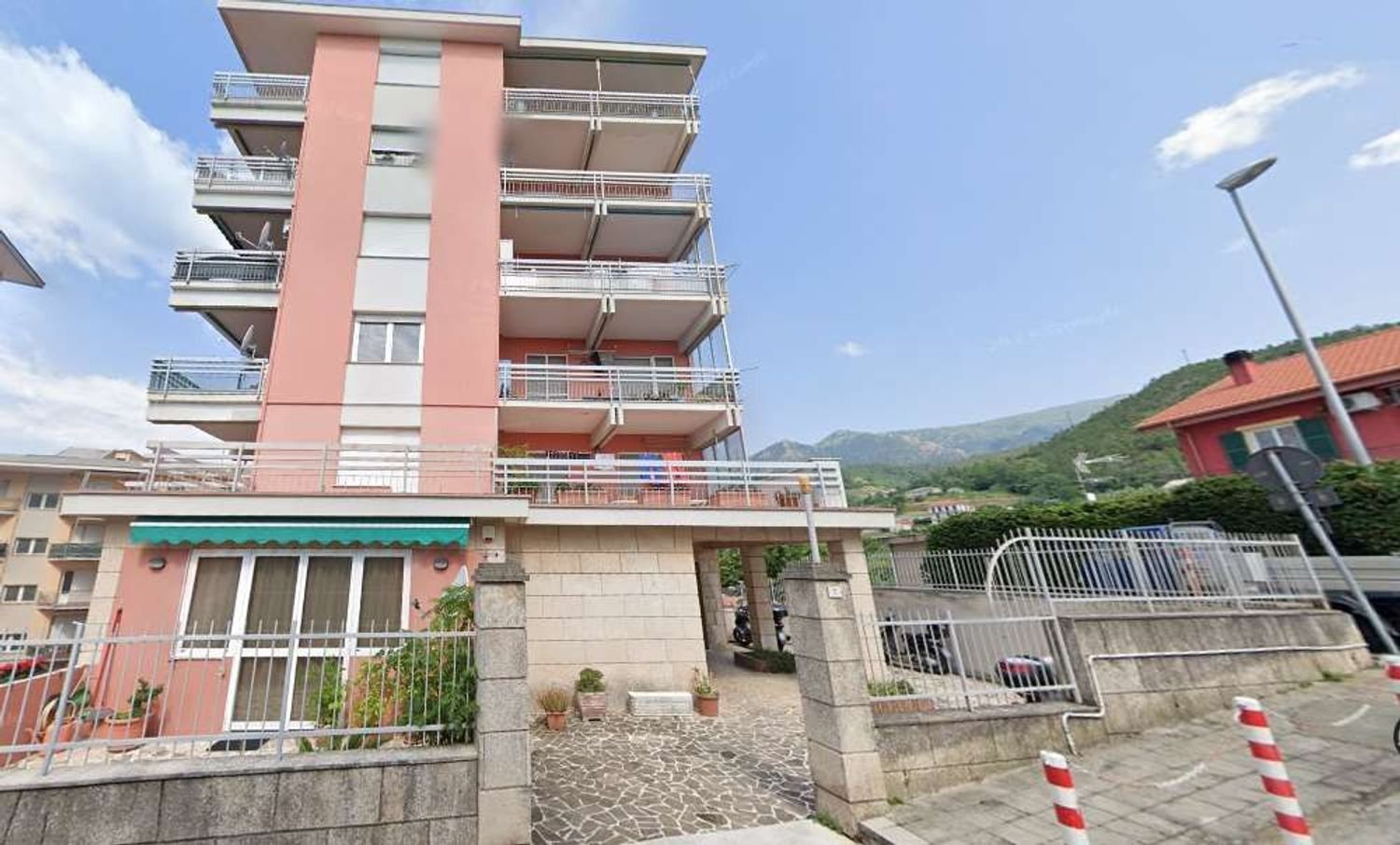 5 bedrooms Apartment in Arenzano, Italy No. 327466
