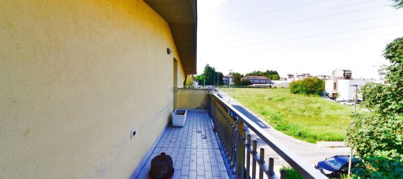 5 rooms House in Desio, Italy No. 334603 10