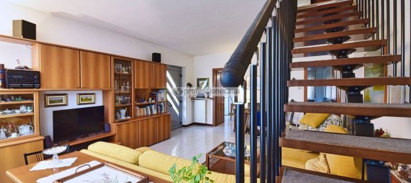 5 rooms House in Desio, Italy No. 334603 2