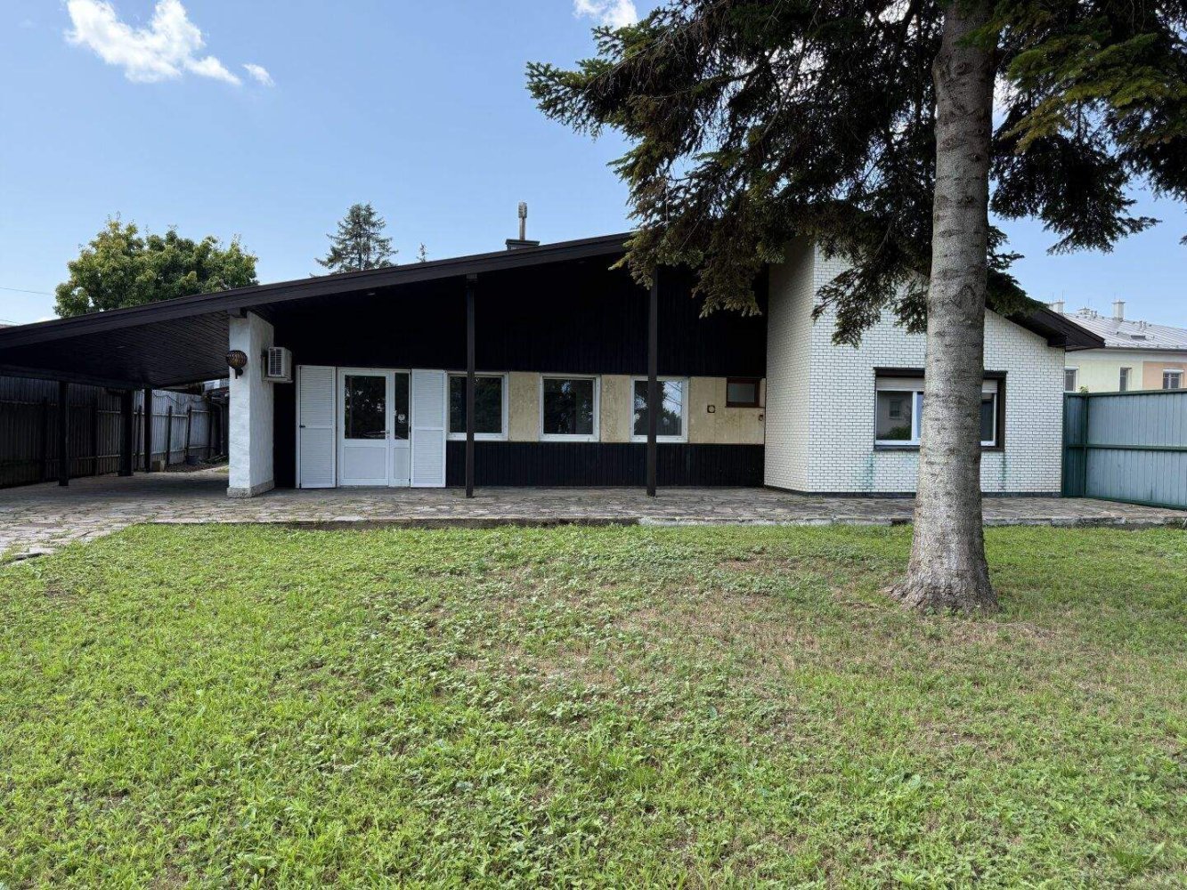 6 rooms Bungalow in Hornstein, Austria No. 256702