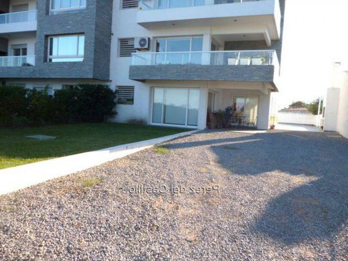 3 bedrooms Apartment in Canelones, Uruguay No. 5103