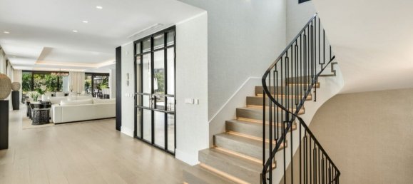 5 bedrooms Villa in Nueva Andalucia, Spain No. 286249 13