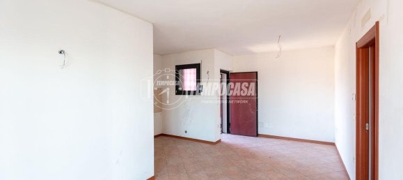 4غرفة شقة في Brescia, Italy رقم 2478 8