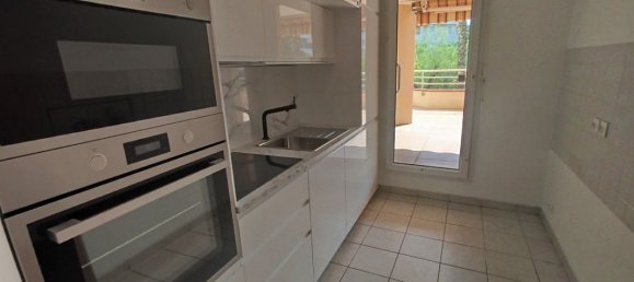 2 bedrooms Apartment in Hyeres, France No. 338534 2