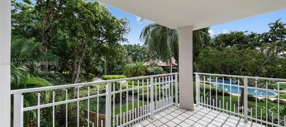 3 chambres propriété commerciale à louer à Miami, Miami-Dade, Florida, USA № 615321 2