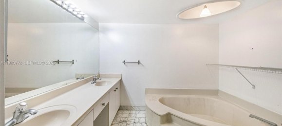3 chambres propriété commerciale à louer à Miami, Miami-Dade, Florida, USA № 615321 9