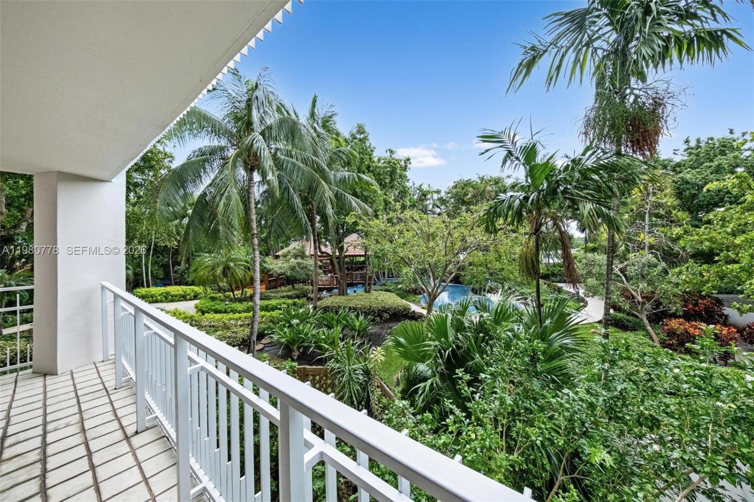 3 chambres propriété commerciale à louer à Miami, Miami-Dade, Florida, USA № 615321