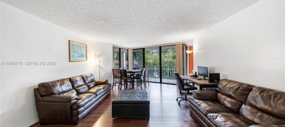 3 chambres propriété commerciale à louer à Miami, Miami-Dade, Florida, USA № 615321 28