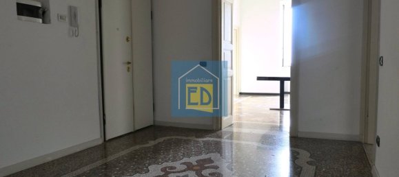 Квартира с 3 спальнями в Савона, Италия № 320754 3