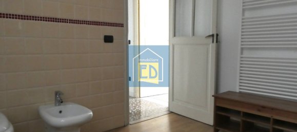 Квартира с 3 спальнями в Савона, Италия № 320754 45